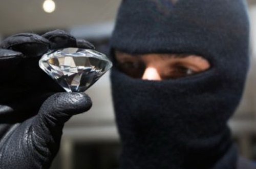 Изображение грабителя ювелирного магазина