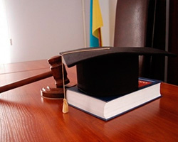 Изображение кодекса на столе